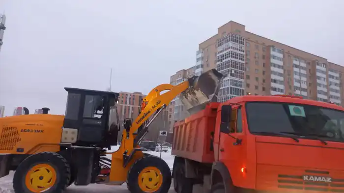 Более 1,5 тысячи единиц спецтехники задействовано в работах по уборке снега в Астане (7)
