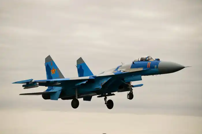 Учебные полеты военных летчиков в 2025 году Астане