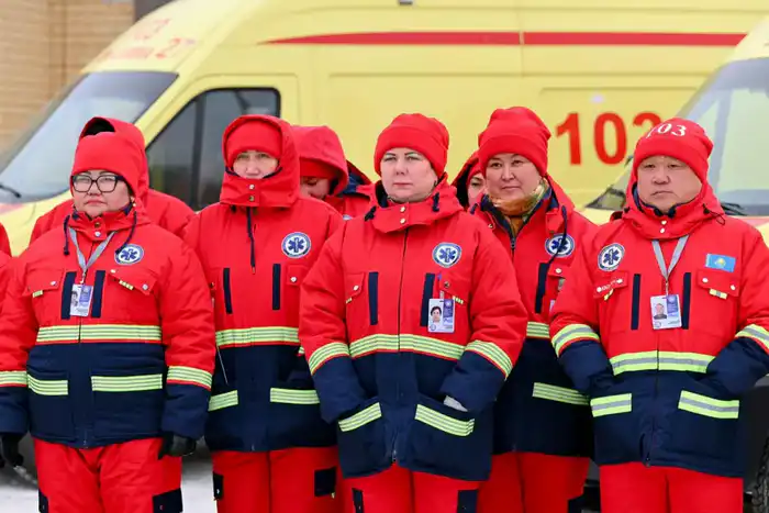 Станция скорой медицинской помощи города Семей получила новые санитарные автомобили (7)