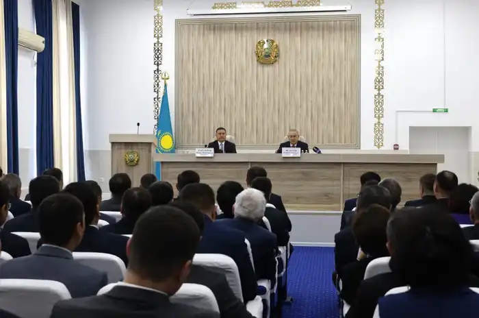 Бейбит Исабаев представил местному активу нового избранного акима Кербулакского района (3)