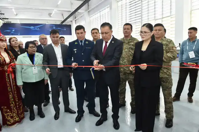 В КазНУ открылся Инновационный центр развития беспилотной авиации (7)