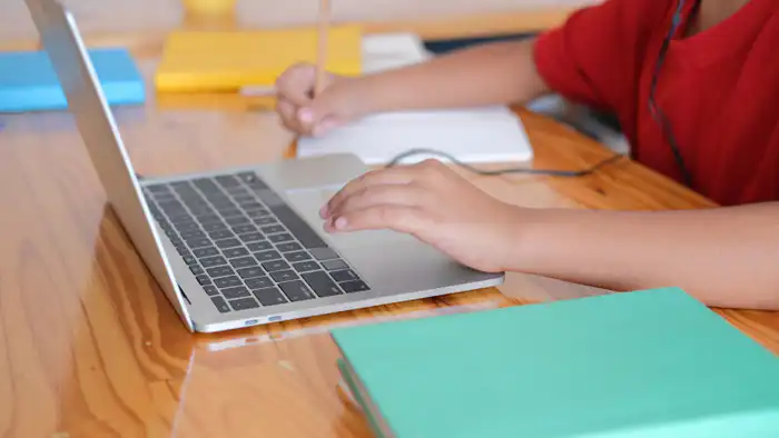 Школьники Астаны переходят на дистанционное обучение: вызовы и возможности для семей Астане