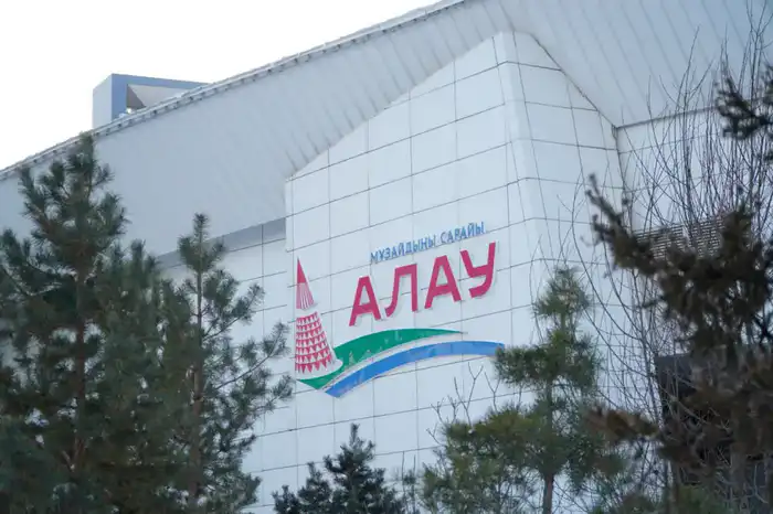 Поддержка акмолинских конькобежцев на пути к Олимпийским играм: встреча с акимом области Астане