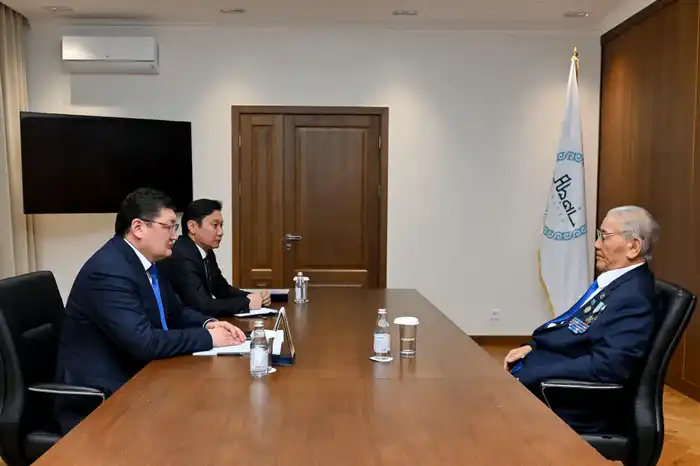 Аким области встретился с представителями интеллигенции и аксакалами региона (7)