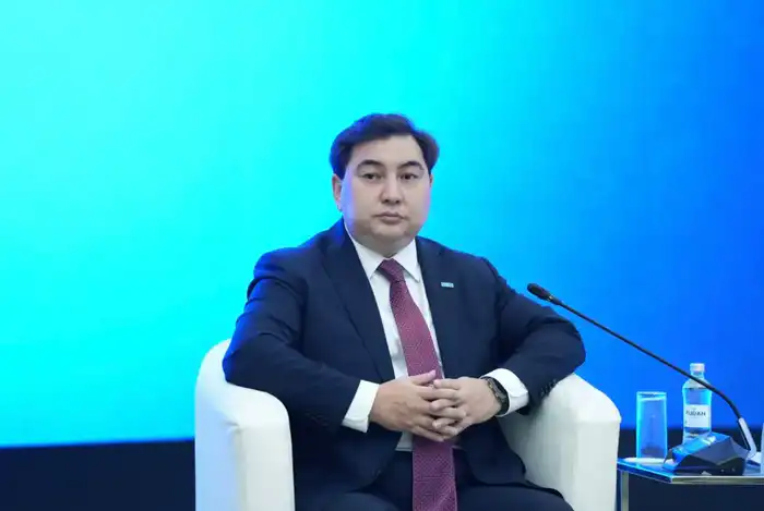 В Казахстане стартовала программа подготовки государственных служащих по вопросам искусственного интеллекта AI Governance (2)