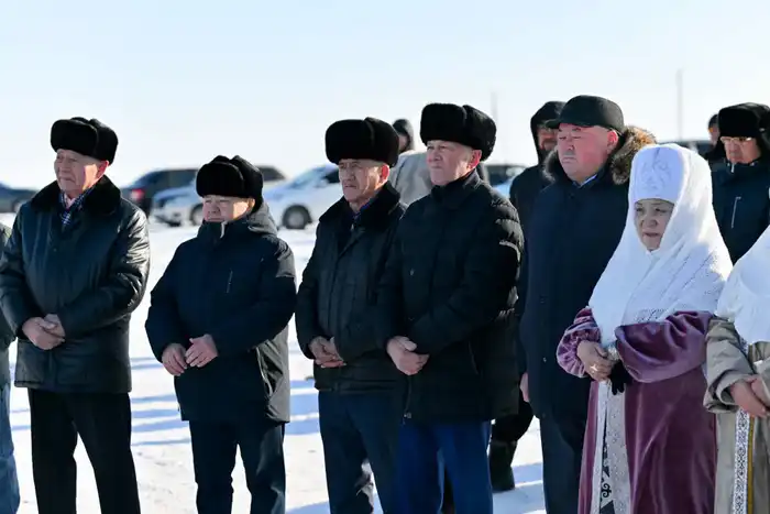 В Абайском районе в селе Карауыл вручили ключи от квартир (2)