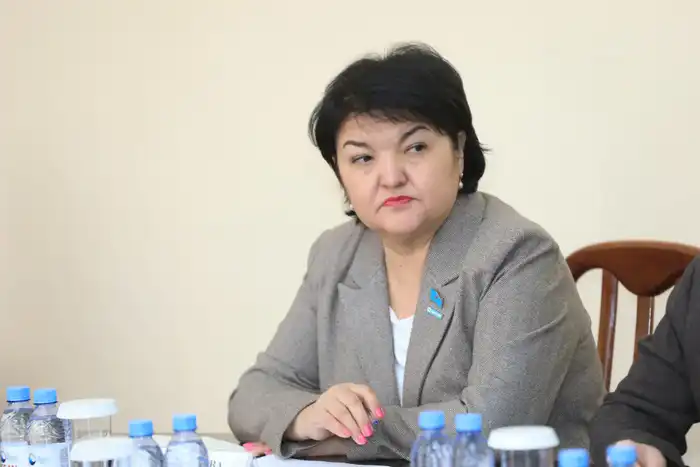 Актюбинцев приняли по личным вопросам (5)