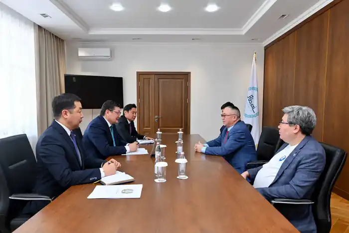 Аким области встретился с депутатом Мажилиса Парламента Нурланом Ауесбаевым (4)