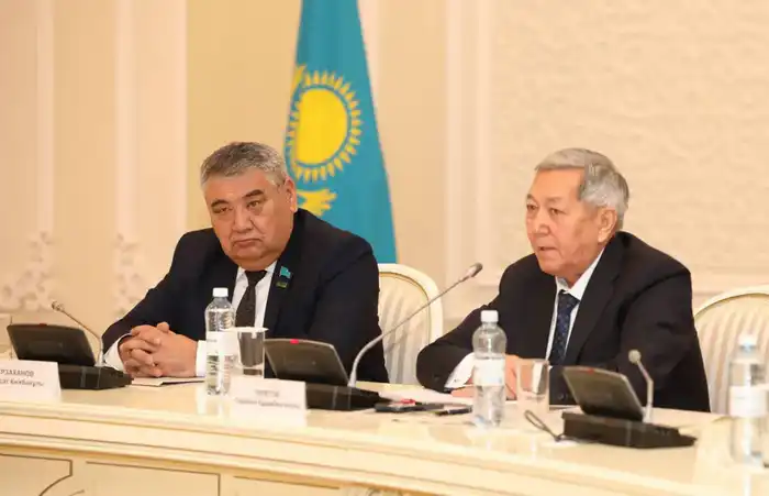 В Мангистау речь Главы государства на Национальном курултае обсудили с интеллигенцией региона (9)