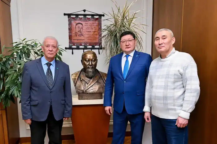 Берик Уали встретился с учеными региона Астане