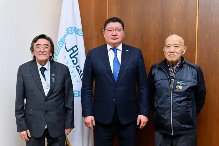 Аким области встретился с представителями интеллигенции и аксакалами региона (6)