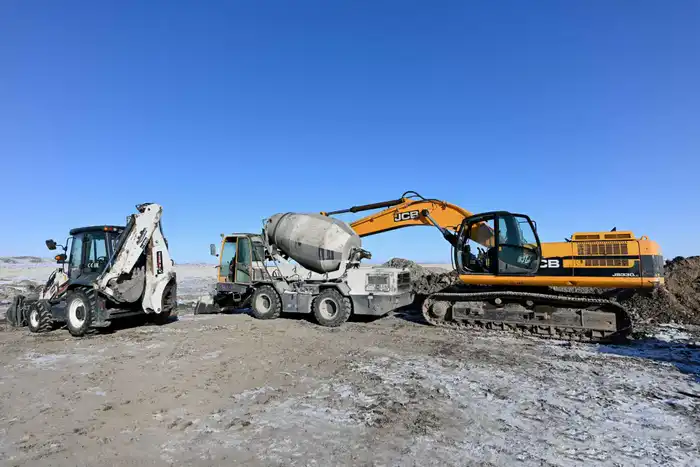 В селе Кенгирбай би Абайского района проводится реконструкция системы водопровода (7)