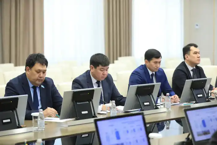 Ақтөбе облысында егіс алқаптарын әртараптандыру мәселесі талқыланды (4)