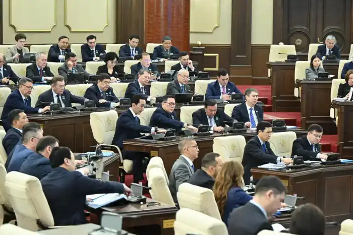 Казахстан и Китай реализуют три проекта ВИЭ на 2,2 млрд долларов Астане