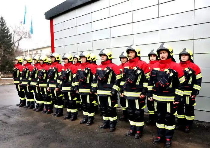 Безопасность тех, кто спасает: в регионах страны поэтапно обновляется защитная экипировка пожарных (7)