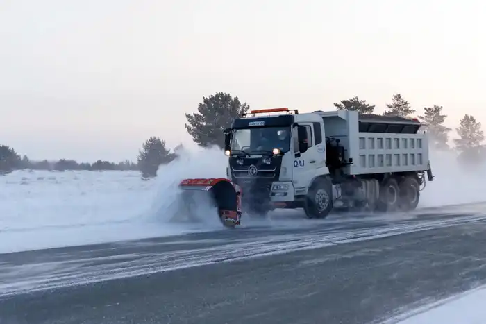 Аким области ознакомился с работой дорожного эксплуатационного участка в Бескарагайском районе (5)