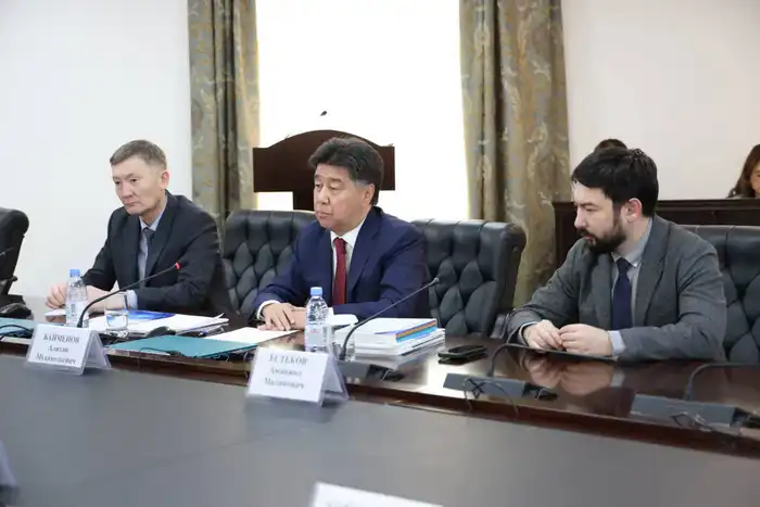 Состоялась рабочая встреча Председателя Высшего Судебного Совета Дмитрия Малахова с Алиханом Байменовым - Председателем Управляющего комитета Астанинского хаба государственной службы (3)