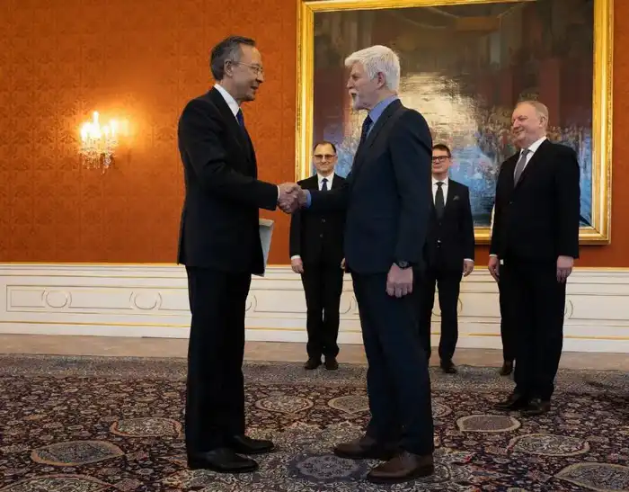 Посол Казахстана вручил верительные грамоты Президенту Чехии (6)