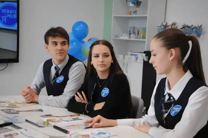 Аким ВКО посетил школу и врачебную амбулаторию в Глубоковском районе (5)