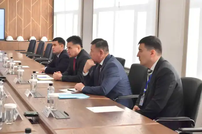 А. Ертаев встретился с руководителем АО «Qarmet» В. Басиным (2)