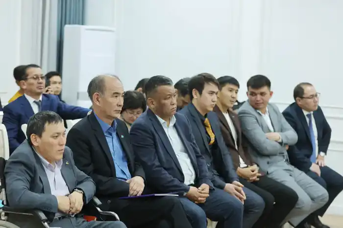 Ербол Карашукеев встретился с представителями интеллигенции (5)