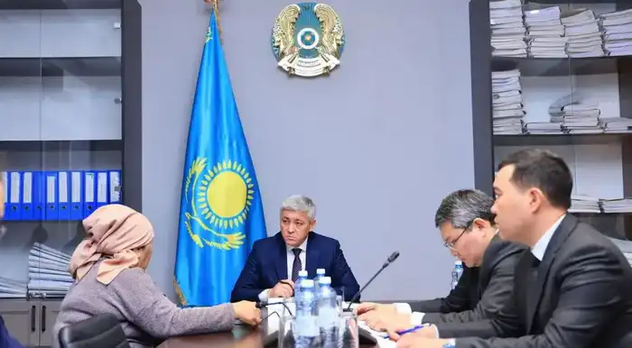 Обсуждение вопросов ЖКХ и земельных участков на приёме у акима Карагандинской области Астане