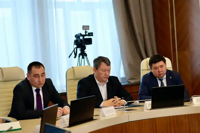 ВКО по объёму прямых иностранных инвестиций находится на 3 месте в стране (3)