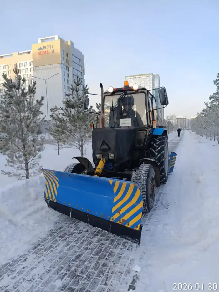 Коммунальные службы Астаны обеспечивают безопасность горожан в условиях зимних снегопадов Астане