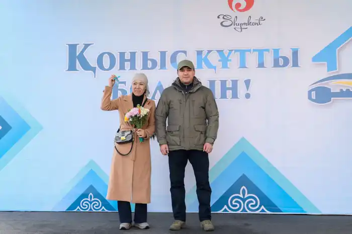 В МИКРОРАЙОНЕ «ТҰРАН» 24 СЕМЬИ НАШЛИ СВОЁ УЮТНОЕ ГНЕЗДО Астане