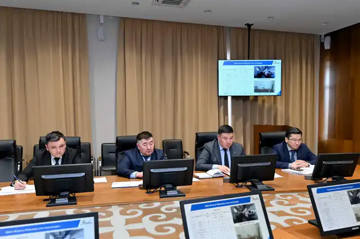 Аким области Абай встречает руководителей управлений для анализа отчетов и решения проблем Астане