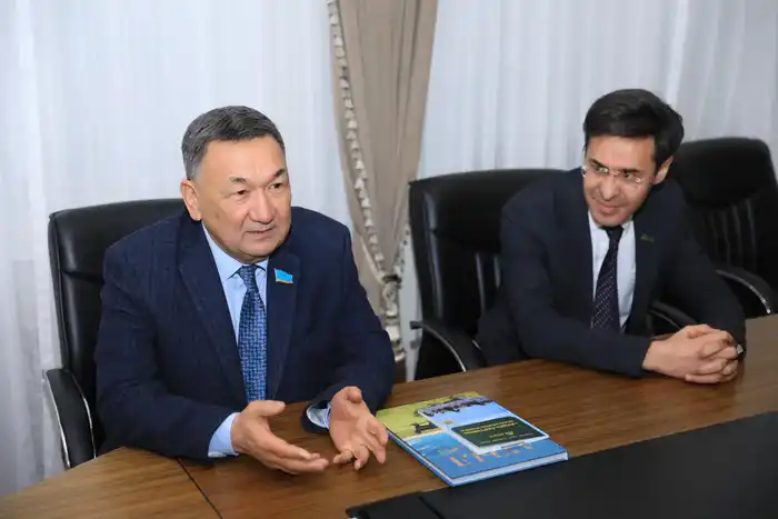 Встреча акима с депутатами: ключевые шаги к социально-экономическому развитию региона Астане