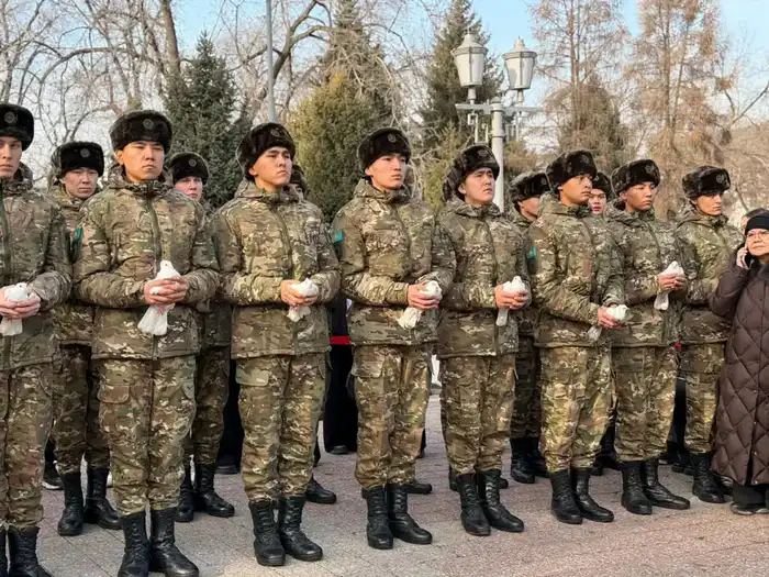 Церемония в Алматы: Возложение цветов к памятнику Динмухамеда Кунаева в честь 114-летия его рождения Астане