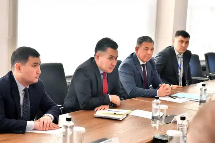 Аскарбек Ертаев и Вадим Басин обсудили модернизацию условий труда на металлургическом комбинате АО "Qarmet" Астане