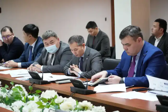 В Минтрансе обсудили планы работы КаздорНИИ и НЦКДА на текущий год (2)