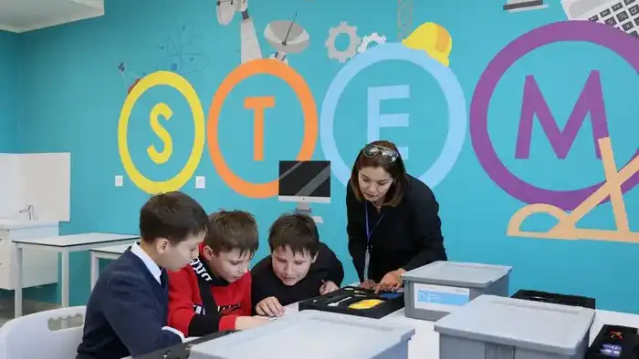 Сотрудничество Дворца Кәусар и Карагандинского технического университета в профориентации школьников Астане