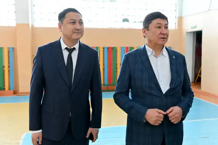 Аким области посетил Глуховскую среднюю школу в Бескарагае (10)