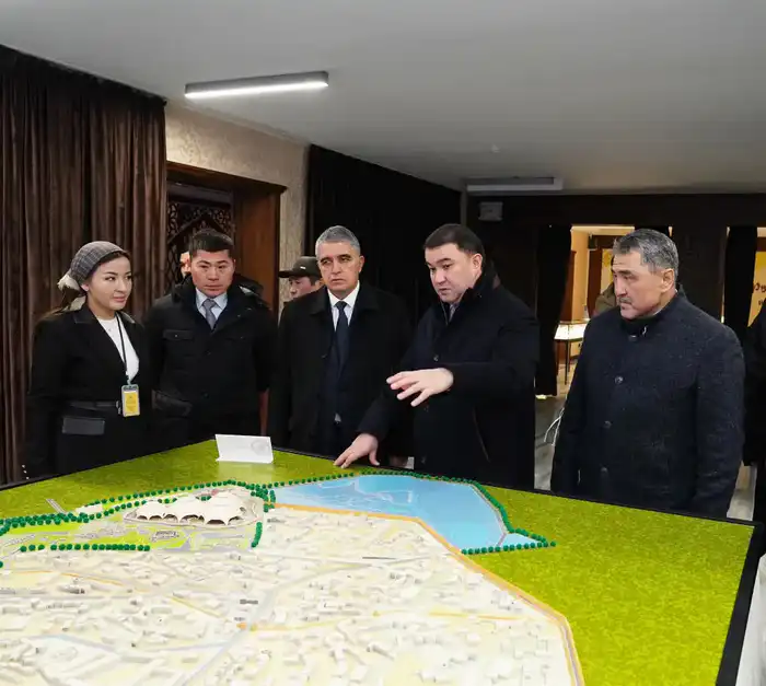 МИНИСТРЫ ВОДНОГО ХОЗЯЙСТВА УЗБЕКИСТАНА И КАЗАХСТАНА ПОСЕТИЛИ МАВЗОЛЕЙ ХОДЖИ АХМЕДА ЯСАУИ В ТУРКЕСТАНЕ (5)