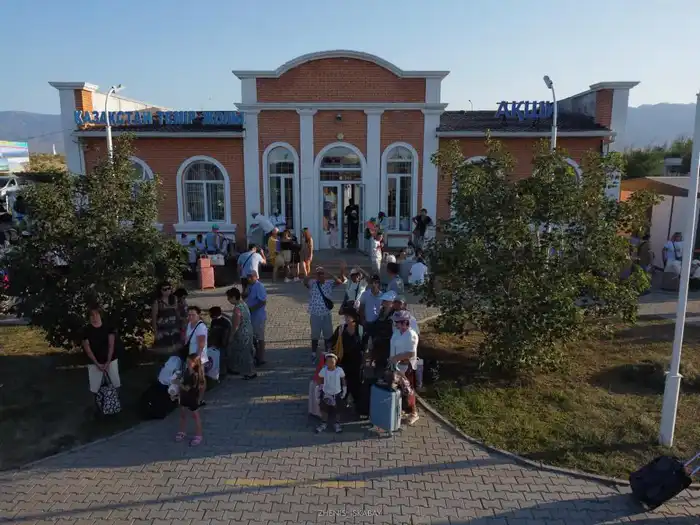 В области Жетісу на побережье Алаколя устанавливают новые объекты сервиса и безопасности (7)