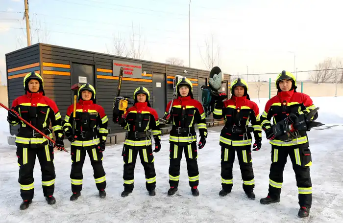 Безопасность тех, кто спасает: в регионах страны поэтапно обновляется защитная экипировка пожарных (2)