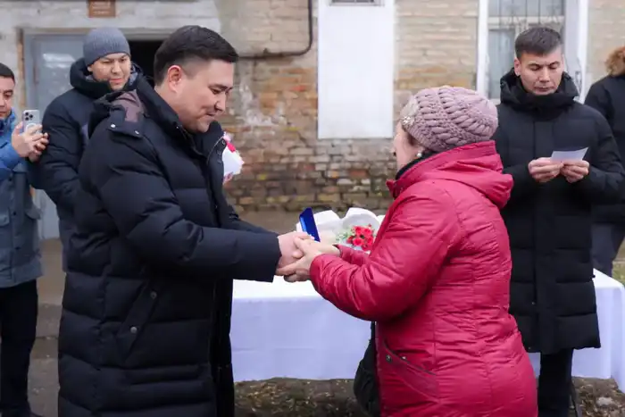 ЗЕЛЁНАЯ БАЛКА: СЕМЬИ ВЕТХОГО ЖИЛЬЯ ПЕРЕСЕЛИЛИ В ШЫМКЕНТЕ (10)