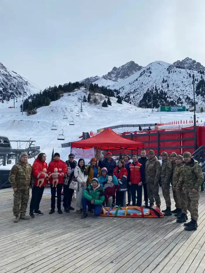 Представители экстренных служб Алматы и альпинисты прошли обучение на «Шымбулаке» (4)