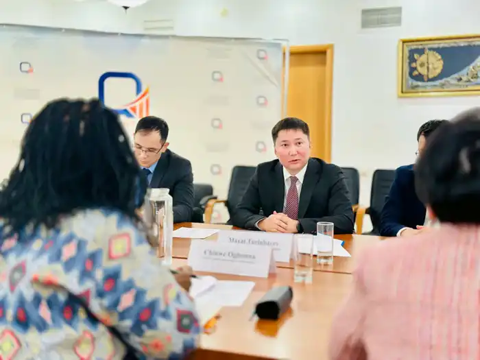 Бюро укрепляет сотрудничество с Фондом ООН в области народонаселения (ЮНФПА) (2)