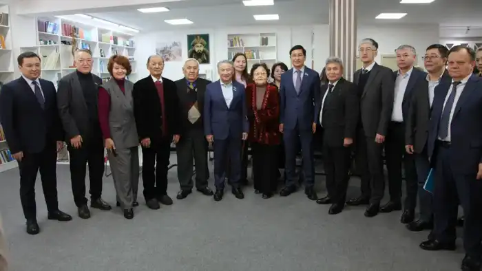 Обсуждение реформ и социальных инициатив депутатами Мажилиса с учеными Караганды: ключевые шаги к будущему Астане