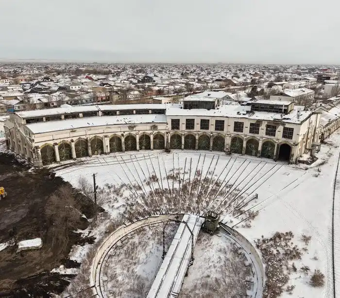 ИЗУЧЕН ПЛАН ПО ПРЕВРАЩЕНИЮ ПРИВОКЗАЛЬНОЙ ТЕРРИТОРИИ ТУРКЕСТАНА В ТУРИСТИЧЕСКУЮ ЗОНУ (2)