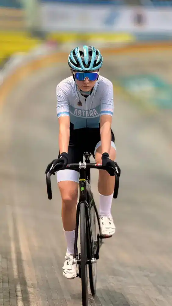 В Астане прошел республиканский зимний чемпионат по велотреку (7)