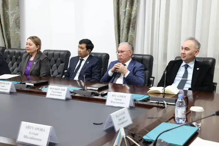 В Высшем Судебном Совете состоялось аппаратное совещание, посвящённое конституционным реформам и деятельности Конституционной комиссии Астане
