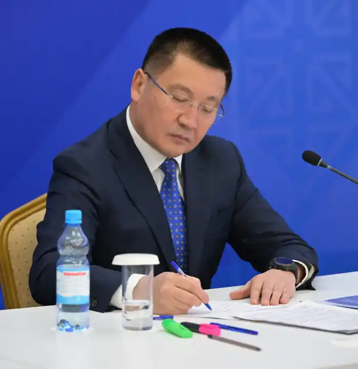 Глава региона Асаин Байханов отчитался перед областным общественным советом и маслихатом (8)