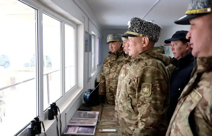 Министр обороны проинспектировал военные объекты в Кызылординской области (3)