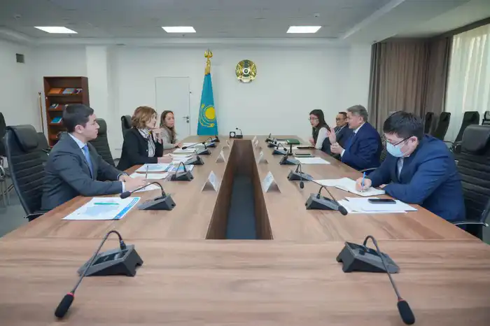 Обсуждены вопросы расширения совместных научных исследований (9)