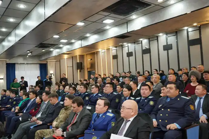 Форум в Западно-Казахстанской области: обсуждение мер по снижению преступности и продление проекта «Қауіпсіз өңір» до 2026 года. Астане